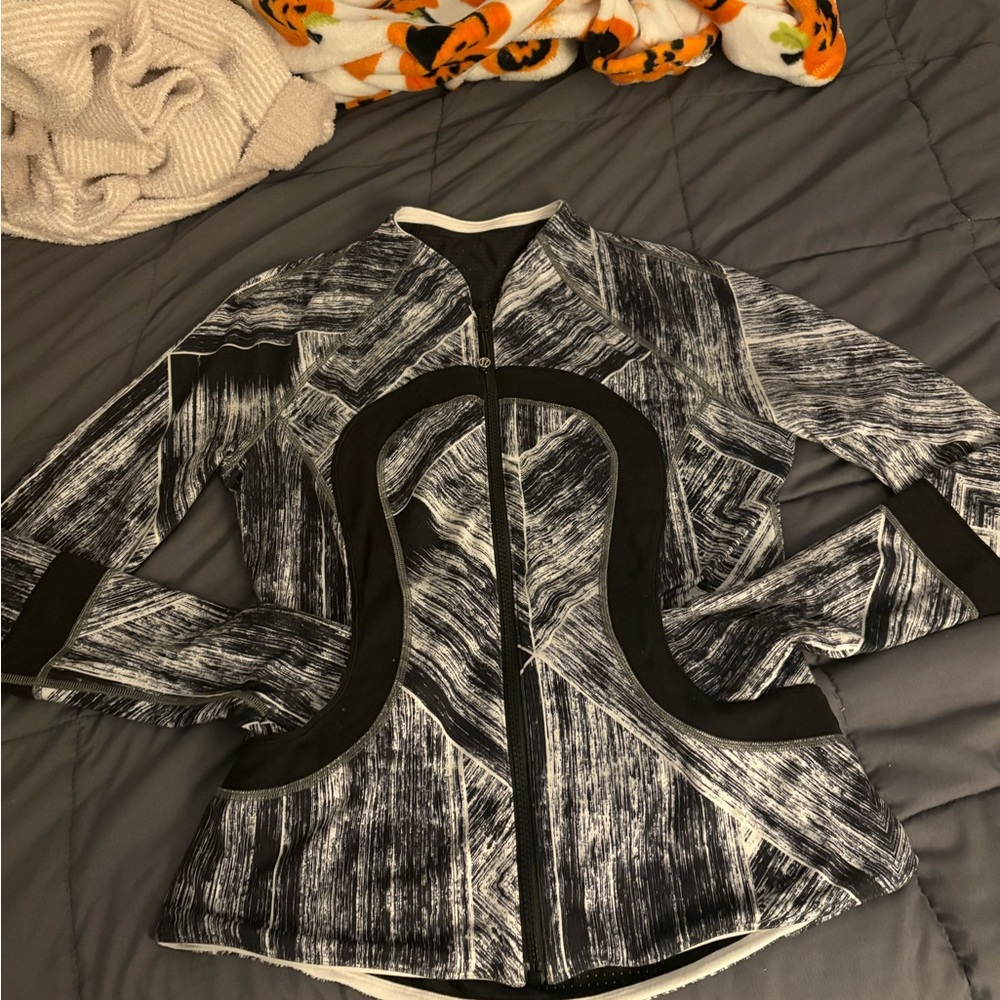 Lululemon Black and White Jacket!